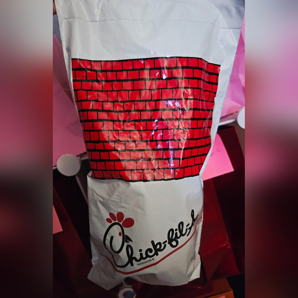 Giveaway Chick-fil-A Classic Cup 1967 Edition Reissue NWT NEW In Sealed BAG! - Picture 4 of 4